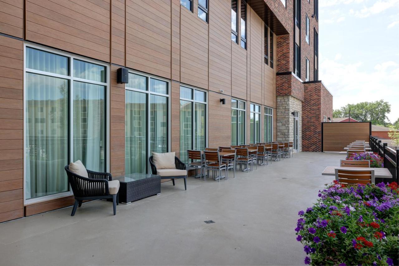 Courtyard By Marriott Iowa City University Heights Exterior foto