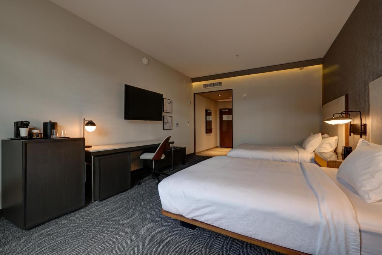 Courtyard By Marriott Iowa City University Heights Exterior foto