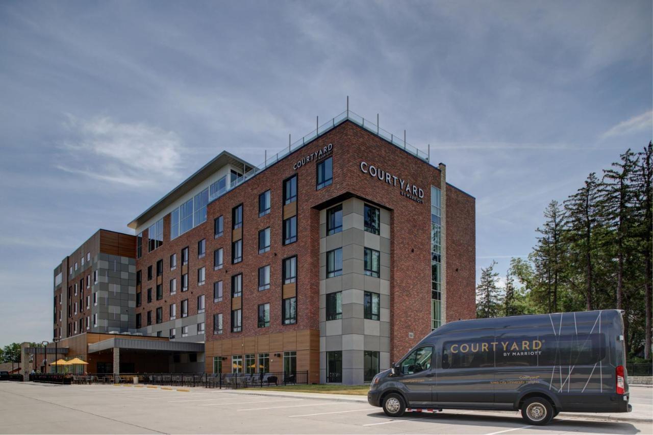 Courtyard By Marriott Iowa City University Heights Exterior foto